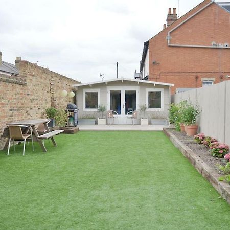 Summer House Thames Ditton Bagian luar foto