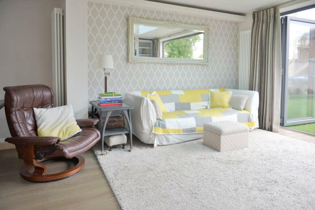 Summer House Thames Ditton Bagian luar foto